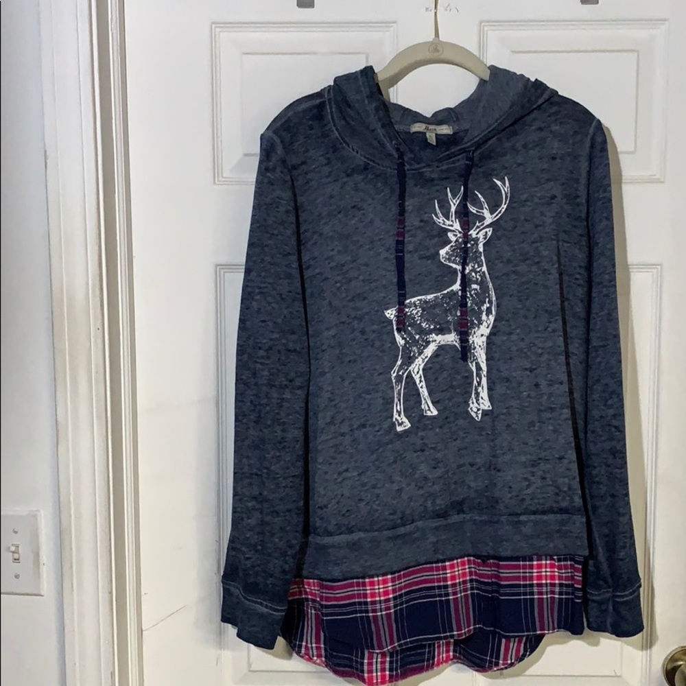 Long sleeve hooded t-shirt